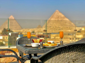 Throuw pyramids view